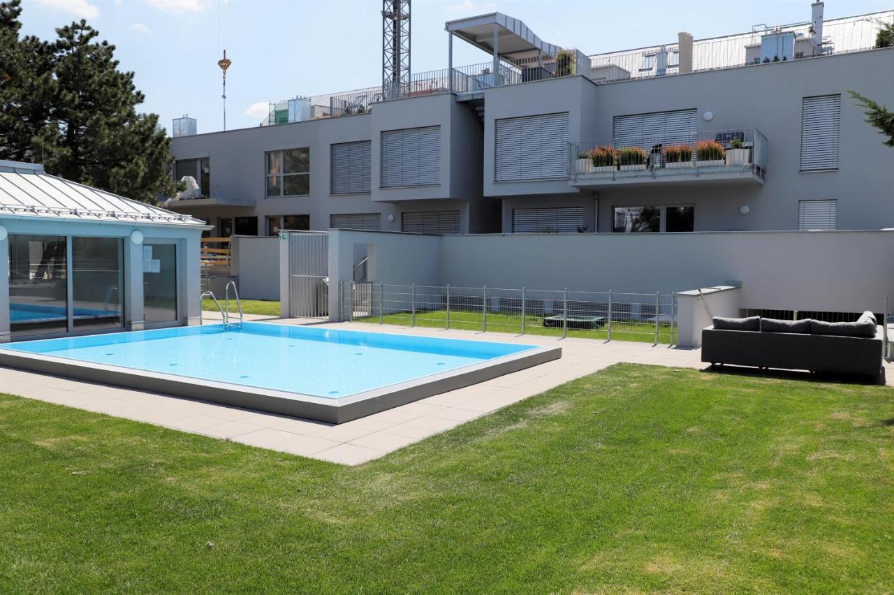 Yellow Flower Apartment With Pool - 5 Min To Lake Wenen Buitenkant foto