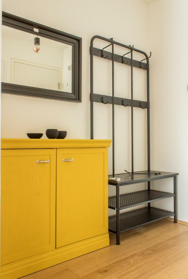 Yellow Flower Apartment With Pool - 5 Min To Lake Wenen Buitenkant foto