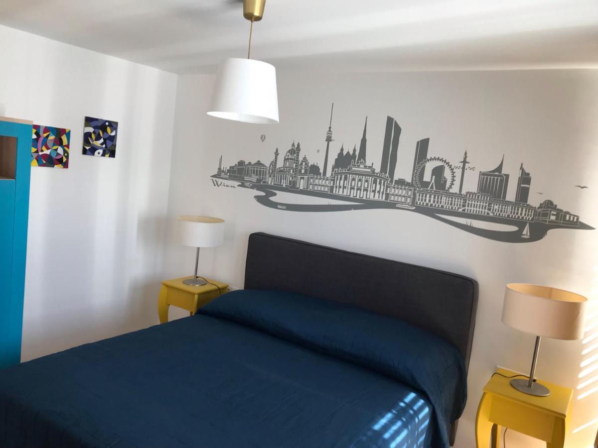 Yellow Flower Apartment With Pool - 5 Min To Lake Wenen Buitenkant foto